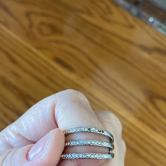 Chic Silver Multi-Band Ring (PLEASE READ DESCRIPTION) size 9 - Picture 4 of 4